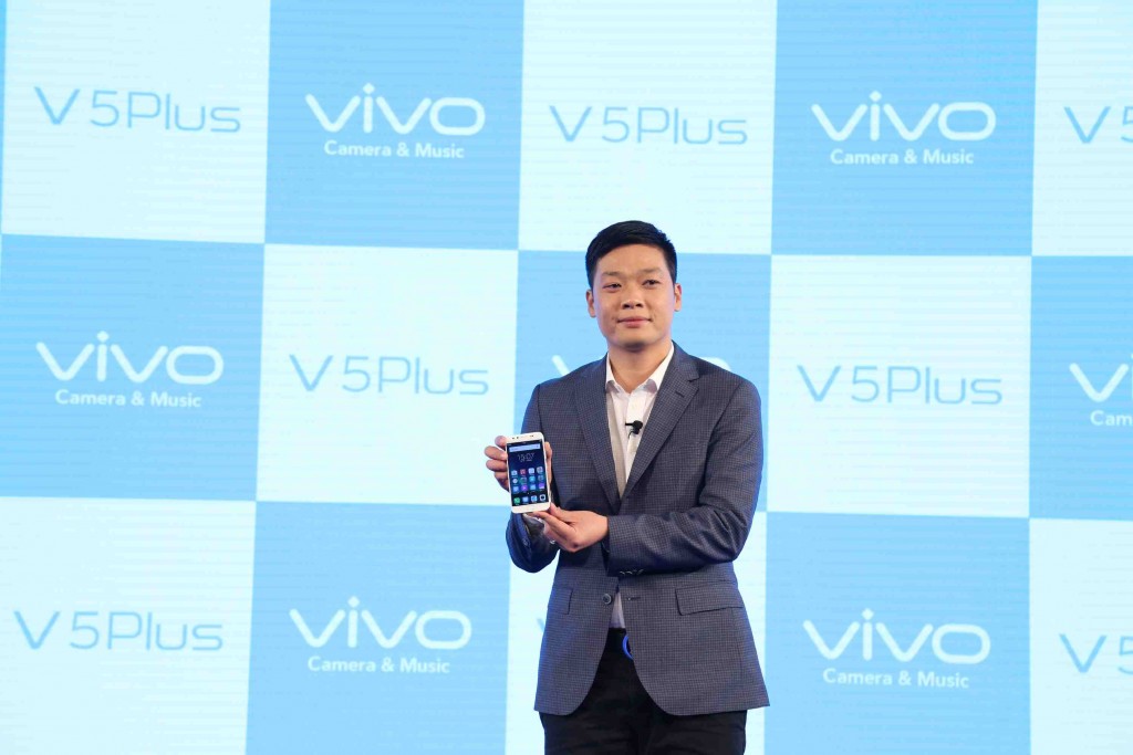 Mr. Kent Cheng, CEO, Vivo India launching the Vivo V5 plus in Delhi