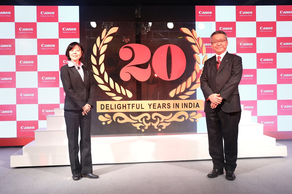 Ms. Noriko Gunji, President & CEO, Canon Singapore Pte Ltd with Mr Kazutada Kobayashi, President & CEO, Canon India Pvt. Ltd. launch the grand Canon India 20th anniversary logo