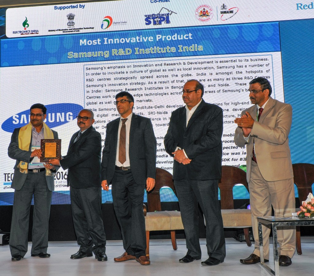 Dr. Aloknath De, CTO, Samsung R&D Institute, Bengaluru receiving the most Innovative Product Award at IESA Technovation Awards